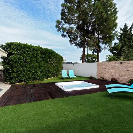 Frühstückspension Lina 4*